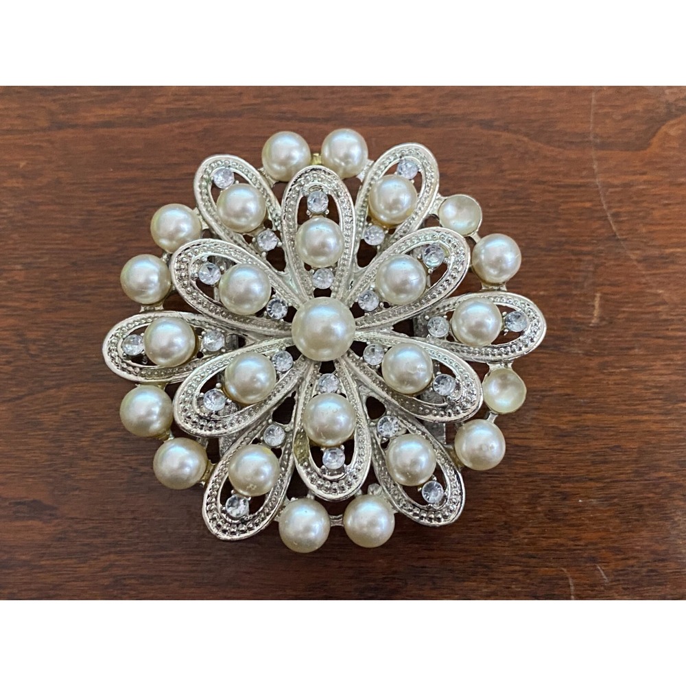 Vintage Look Bridal Buckle Silver Tone with Pearl Like and‎ Diamond Like Accents